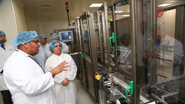científica Marta Ayala durante su visita a la planta de producción de interferón en Nicaragua